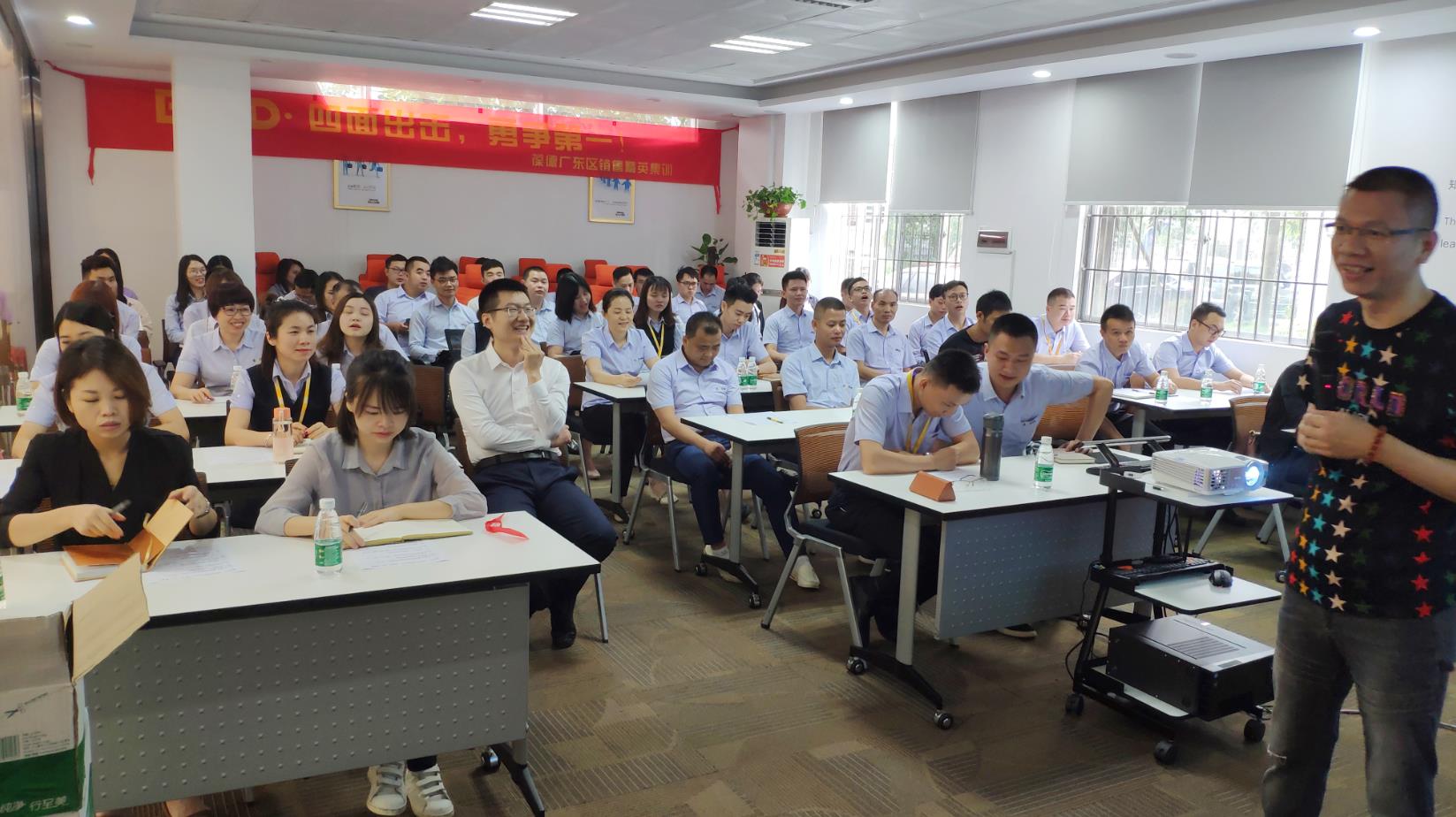 郭振強總經理做開幕致辭 郭振強總經理做開幕致辭